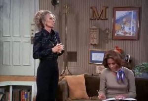Letter-M-on-Marys-Wall-in-The-Mary-Tyler-Moore-Show1